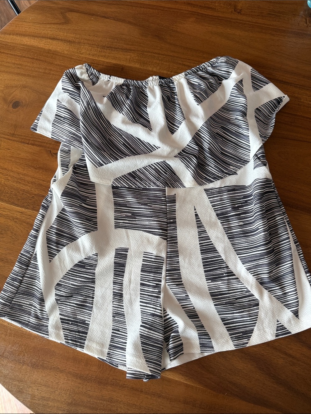 Off-Shoulder Black & White Print Romper